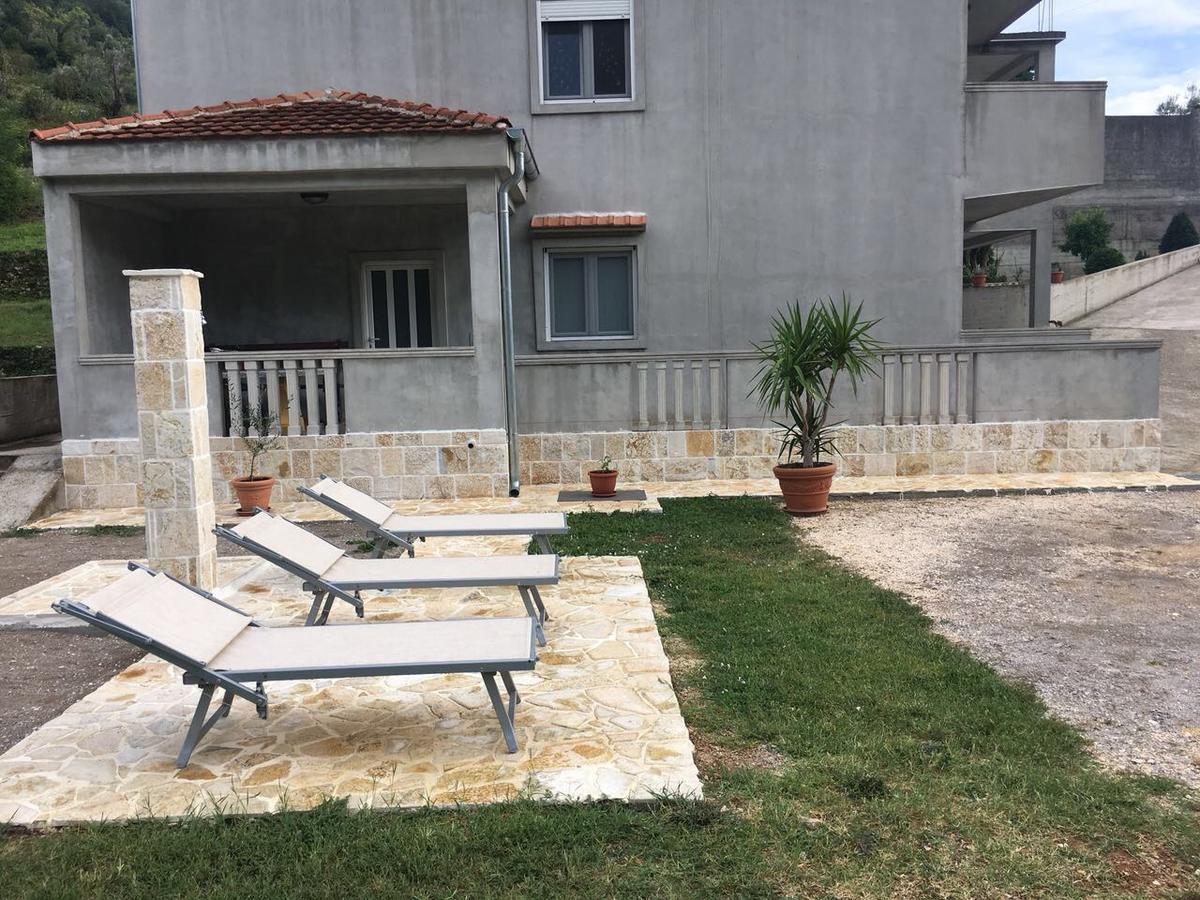 Apartment Elena Tivat Exterior photo