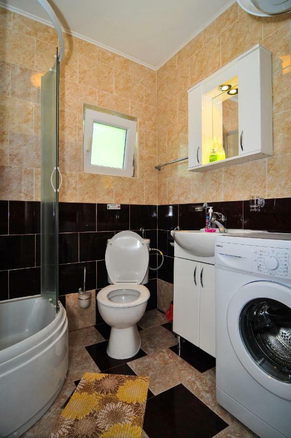 Apartment Elena Tivat Exterior photo