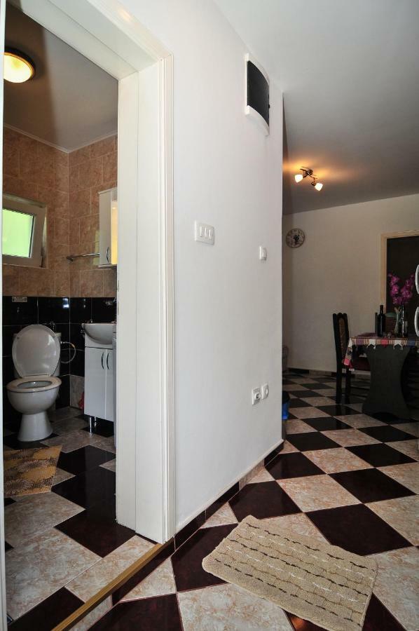 Apartment Elena Tivat Exterior photo