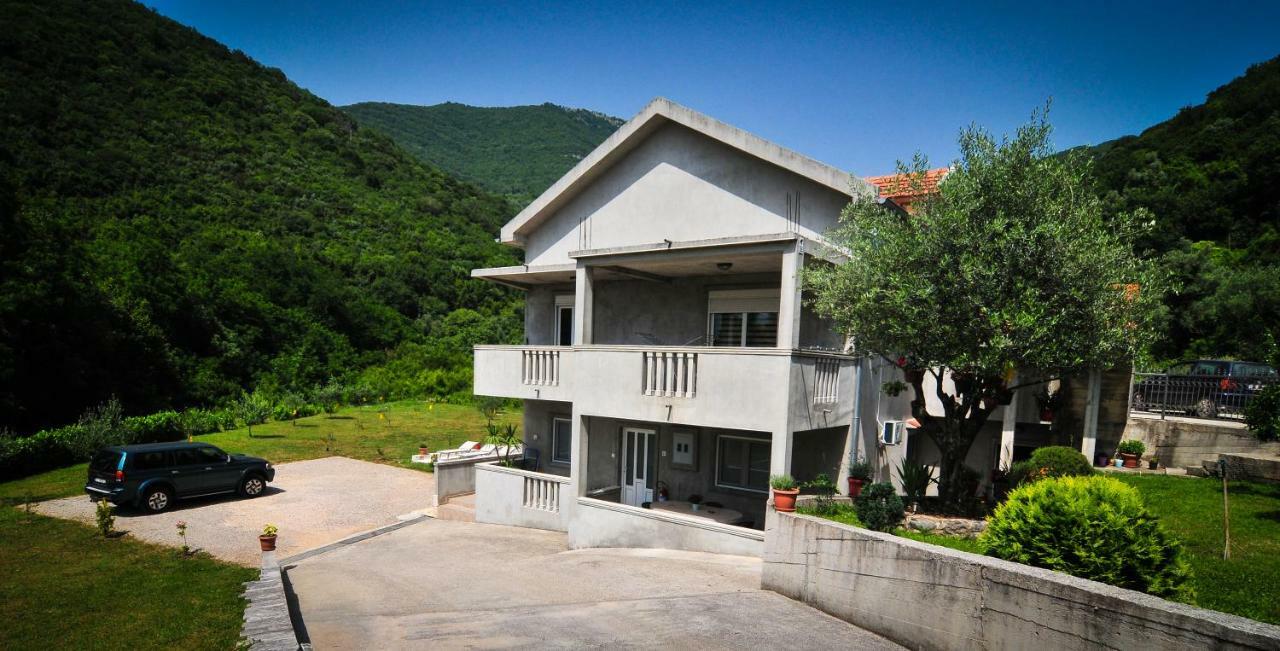 Apartment Elena Tivat Exterior photo