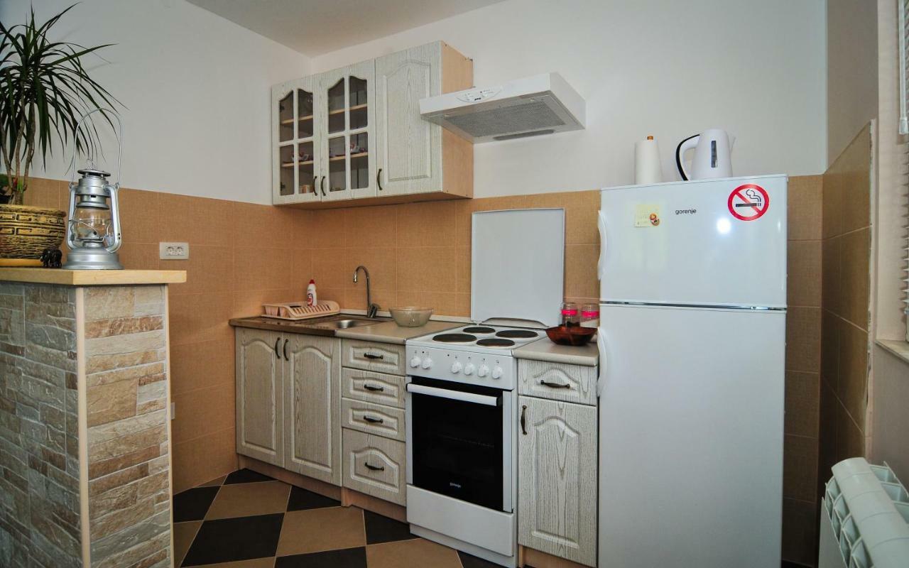 Apartment Elena Tivat Exterior photo