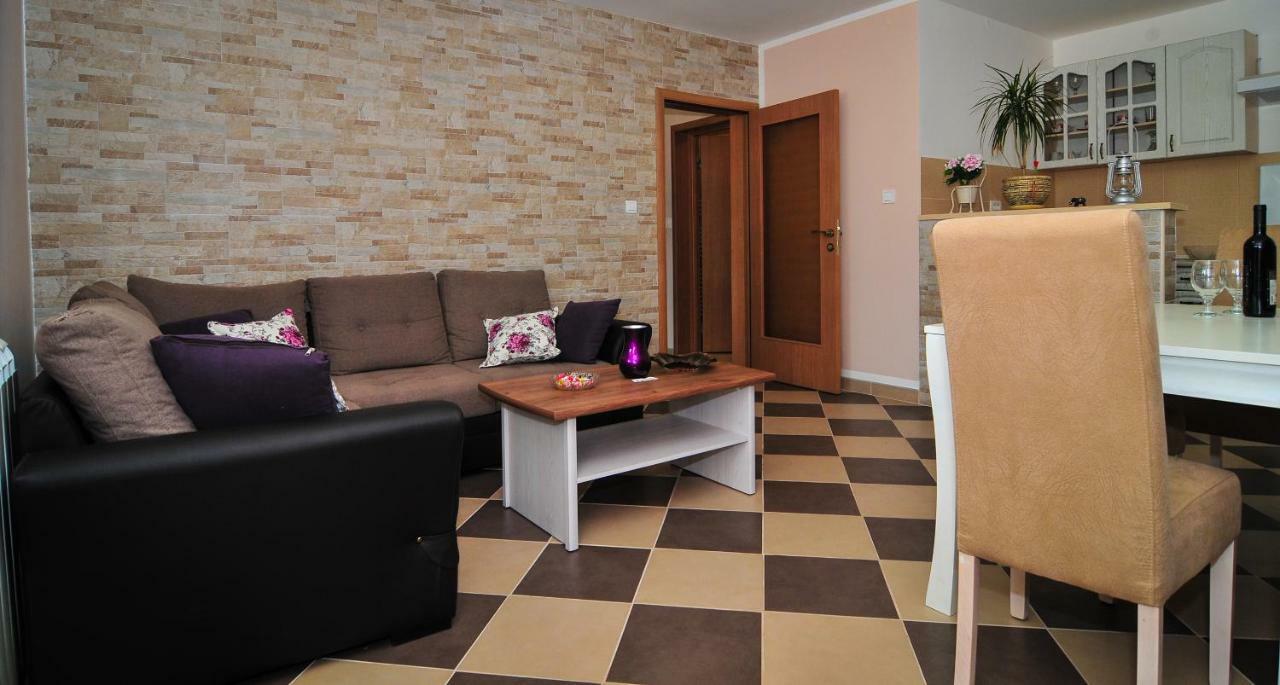 Apartment Elena Tivat Exterior photo
